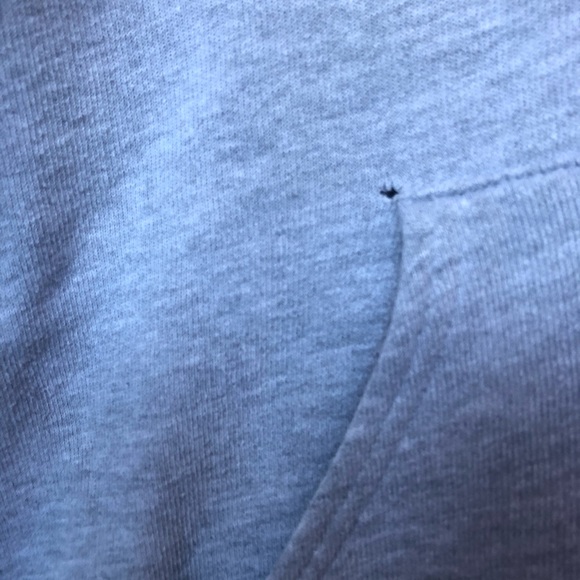 🥶‘ I Am Freaking Cold ‘ Hoodie🥶 - Picture 5 of 6